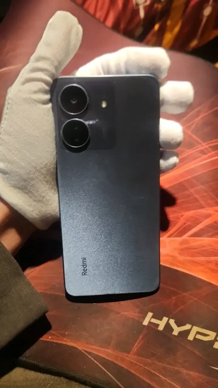 Smartphone Redmi 13C con 128GB de almacenamiento - 6