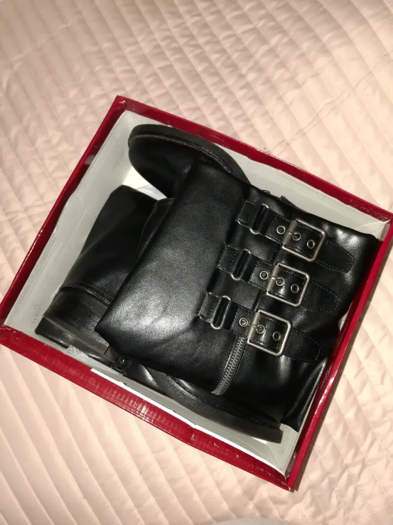 Botas negras de cuero con hebillas - 3