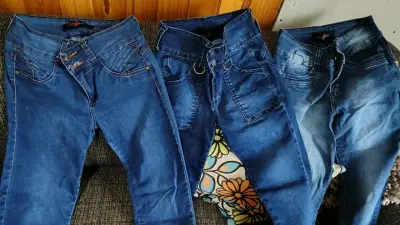 Lote de jeans de mezclilla para mujer - miniatura 3