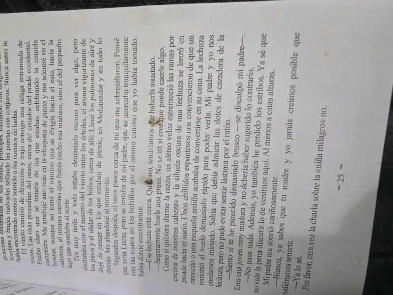 Libro Medianoche de Claudia Gray - 4
