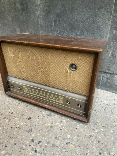 Radio RVA Victor Vintage 1940 - miniatura 1
