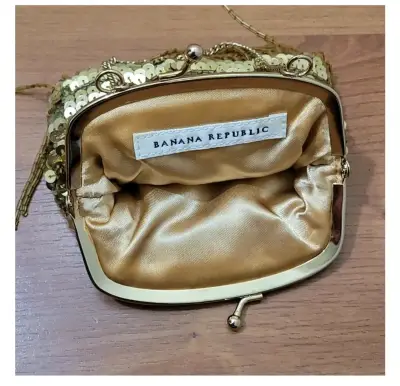 Cartera de Mano Dorada con Lentejuelas Banana Republic - miniatura 3