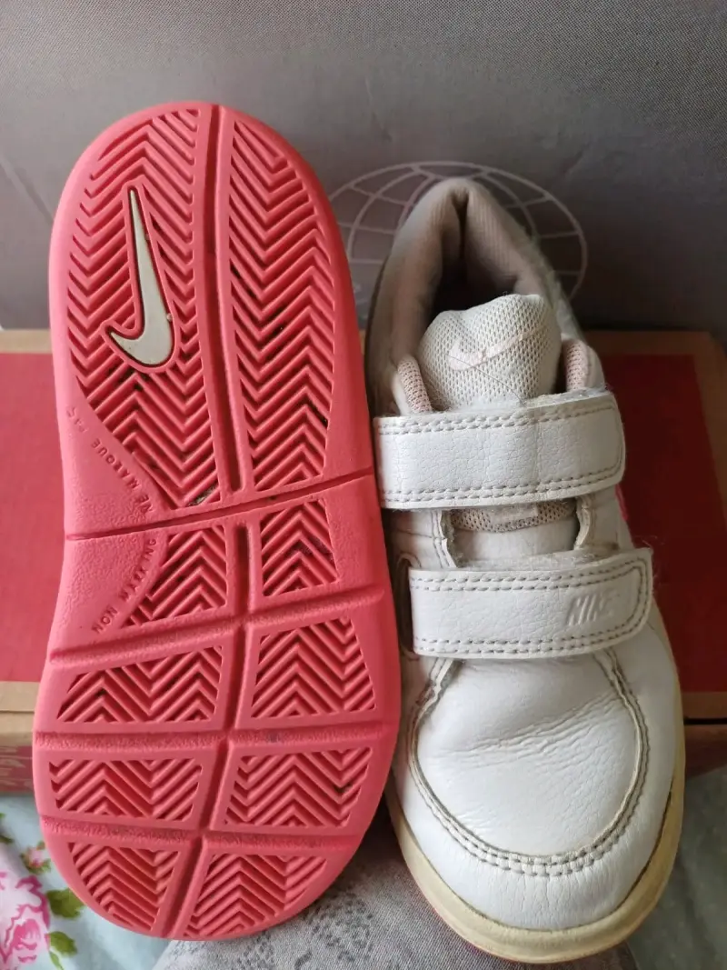 Zapatillas Nike para niños con velcro