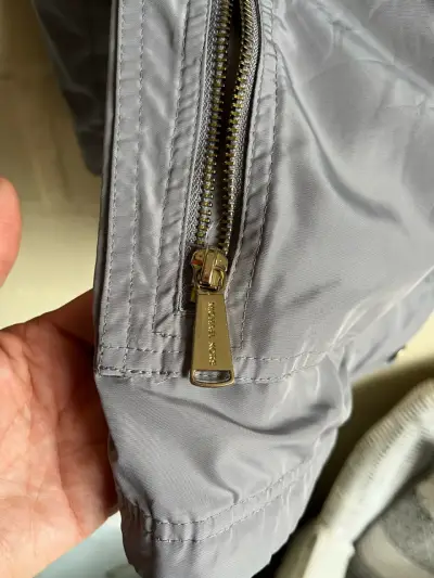Chaqueta gris Michael Kors con cierre metálico - miniatura 5
