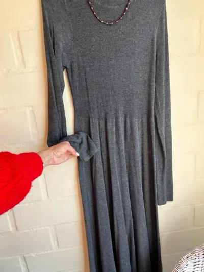 Vestido largo gris de manga larga - miniatura 1