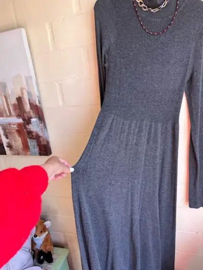 Vestido largo gris de manga larga - miniatura 2