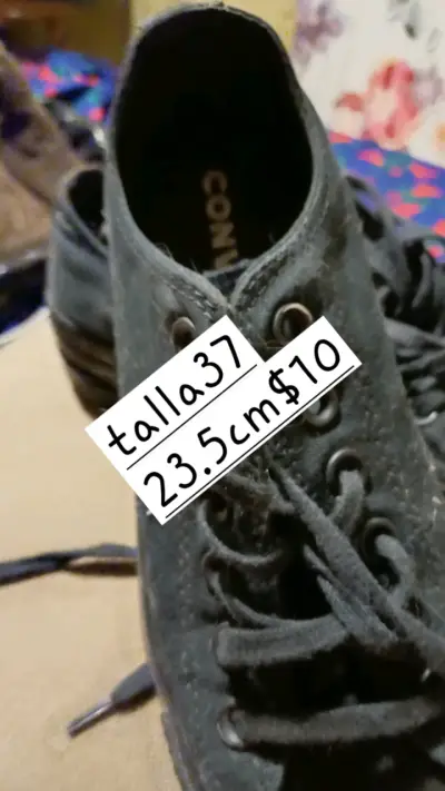 Zapatillas Vans negras y blancas talla 40.5 - miniatura 1