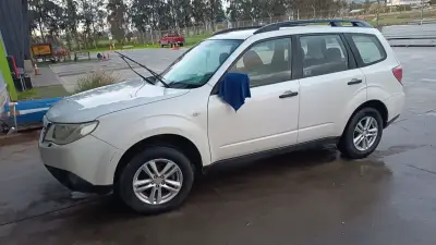 Subaru Forester SUV 2010 en buen estado - miniatura 1