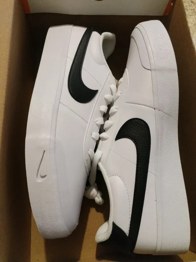 Zapatillas nike blancas court shot con logo negro - 2