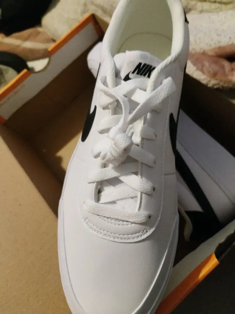 Zapatillas nike blancas court shot con logo negro - 3