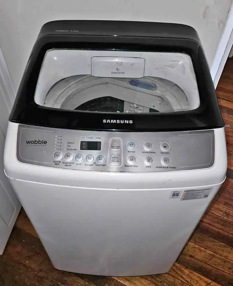 Lavadora Samsung Wobble 9 kg en buen estado - 2