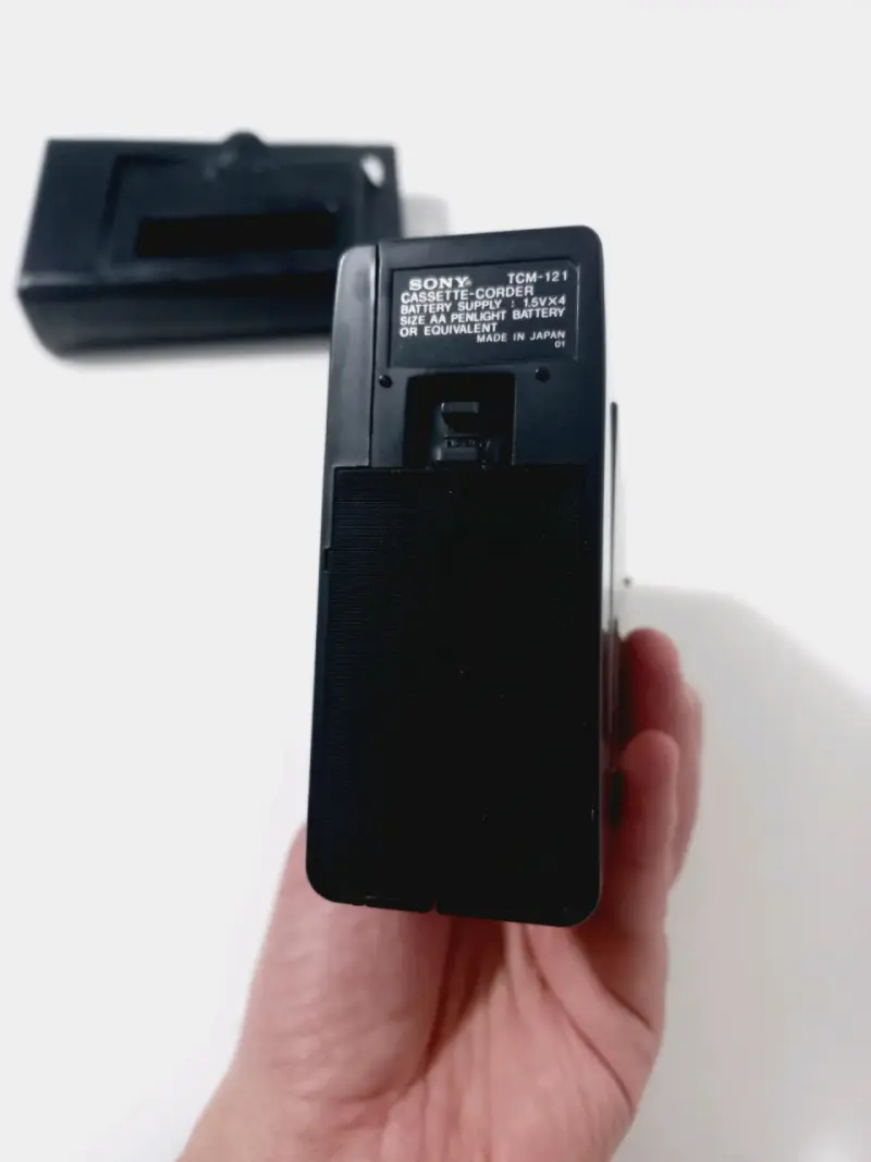 Sony TCM-121 Grabadora y Reproductora Monoaural - 4