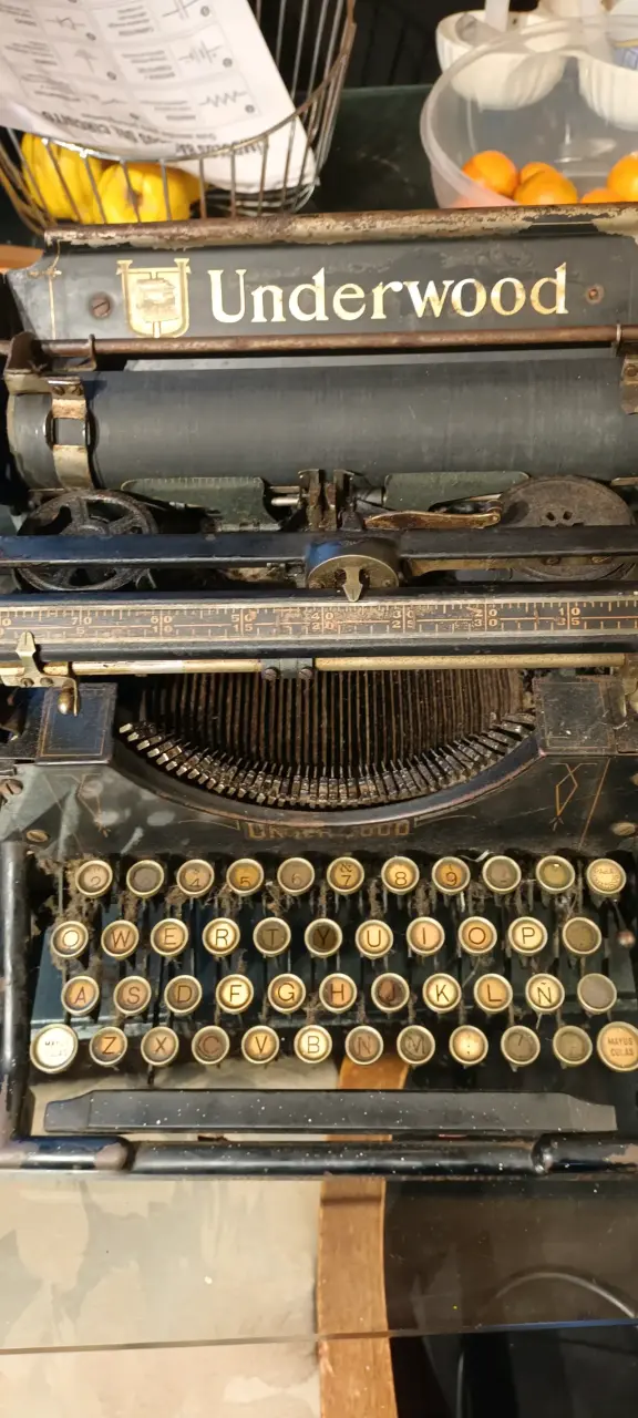 Máquina de escribir antigua Underwood en buen estado - 5