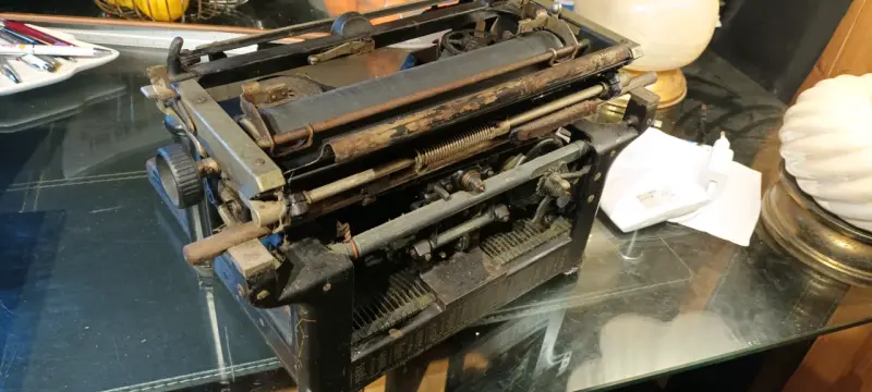 Máquina de escribir antigua Underwood en buen estado - 6