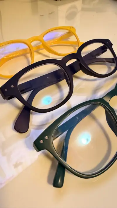 Set de 3 lentes de lectura en colores variados - miniatura 2