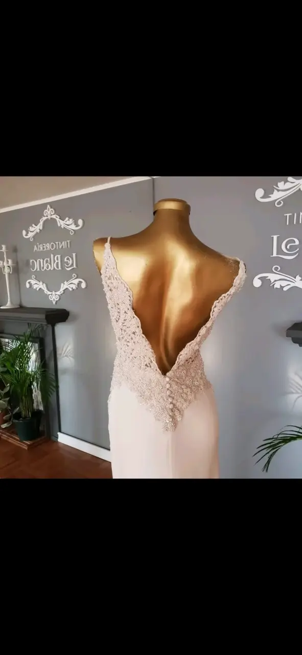 Vestido de novia blanco con encaje elegante - 3