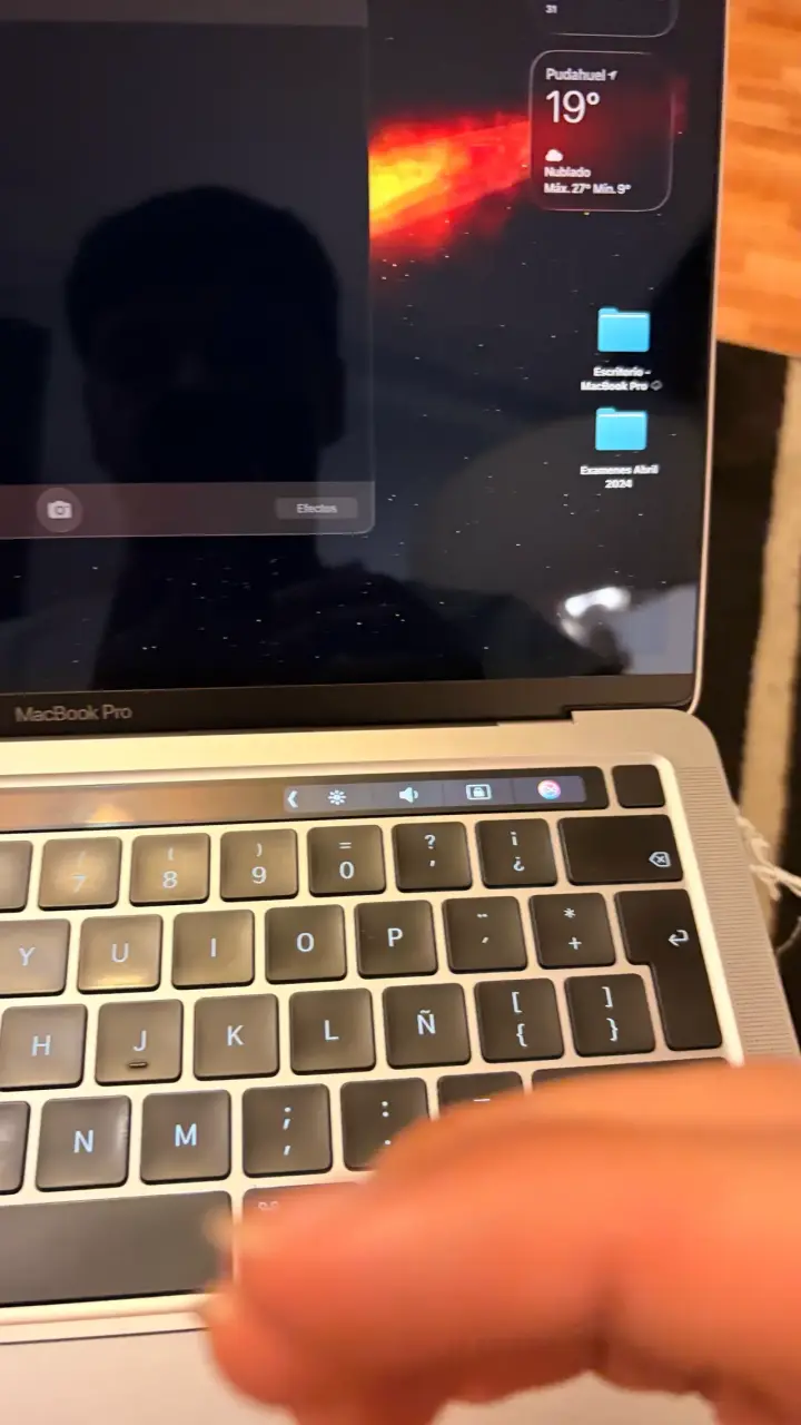 MacBook Pro 13 pulgadas M2 2022 24GB - 5
