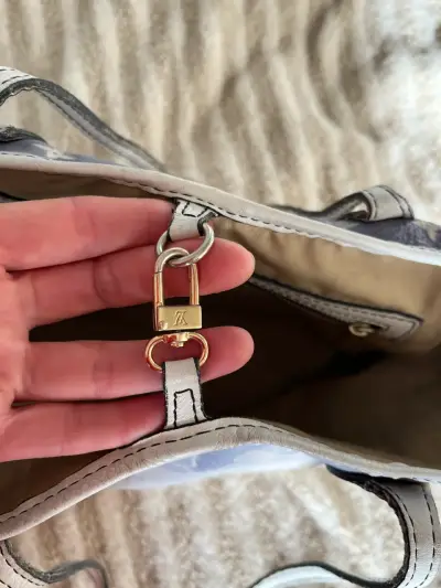 Bolso Louis Vuitton Monogram Blanco y Gris - miniatura 5