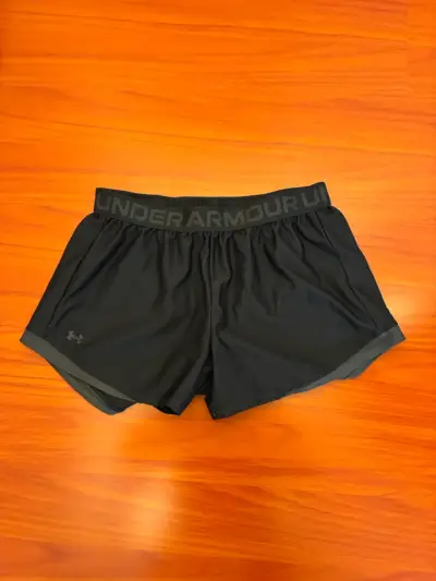 ♻️Shorts deportivos Under Armour negros🔥 talla L - miniatura 1