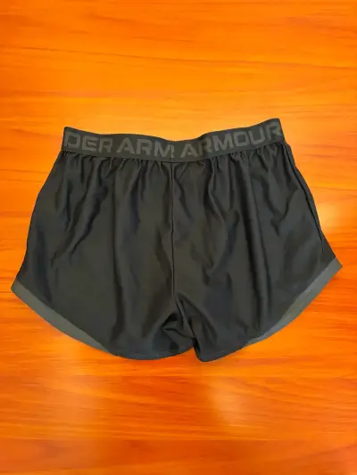 ♻️Shorts deportivos Under Armour negros🔥 talla L - miniatura 2
