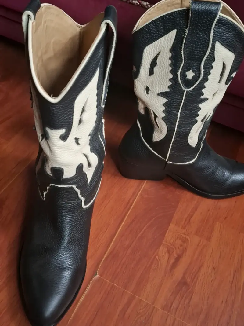 Botas vaqueras de cuero negro con diseño de águila - 3
