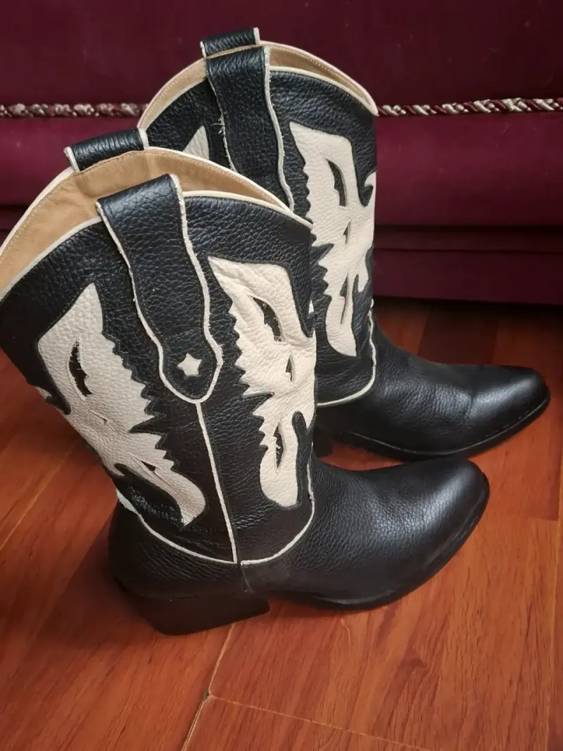 Botas vaqueras de cuero negro con diseño de águila - 4