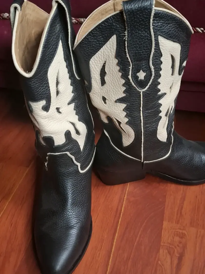 Botas vaqueras de cuero negro con diseño de águila - 5