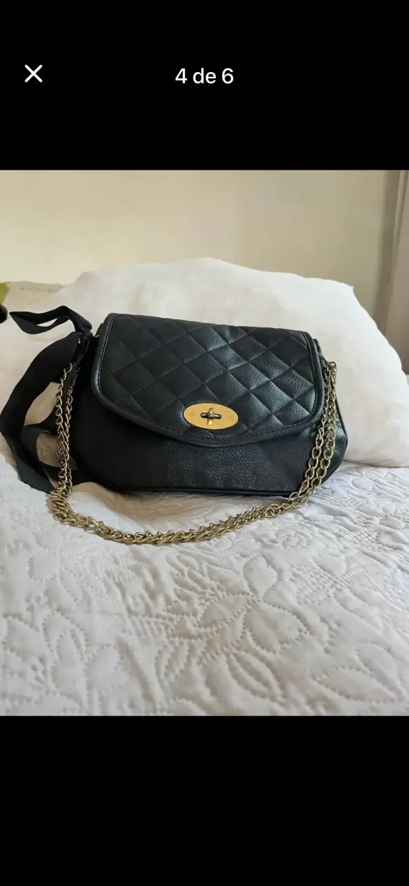 Cartera de cuero azul con cadena dorada - 3