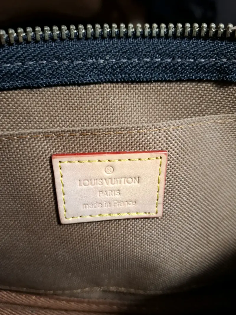 Cartera Louis Vuitton Monogram con Cadena Dorada - 6