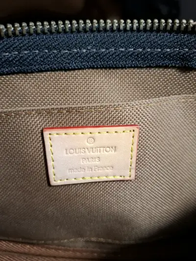 Cartera Louis Vuitton Monogram con Cadena Dorada - miniatura 6