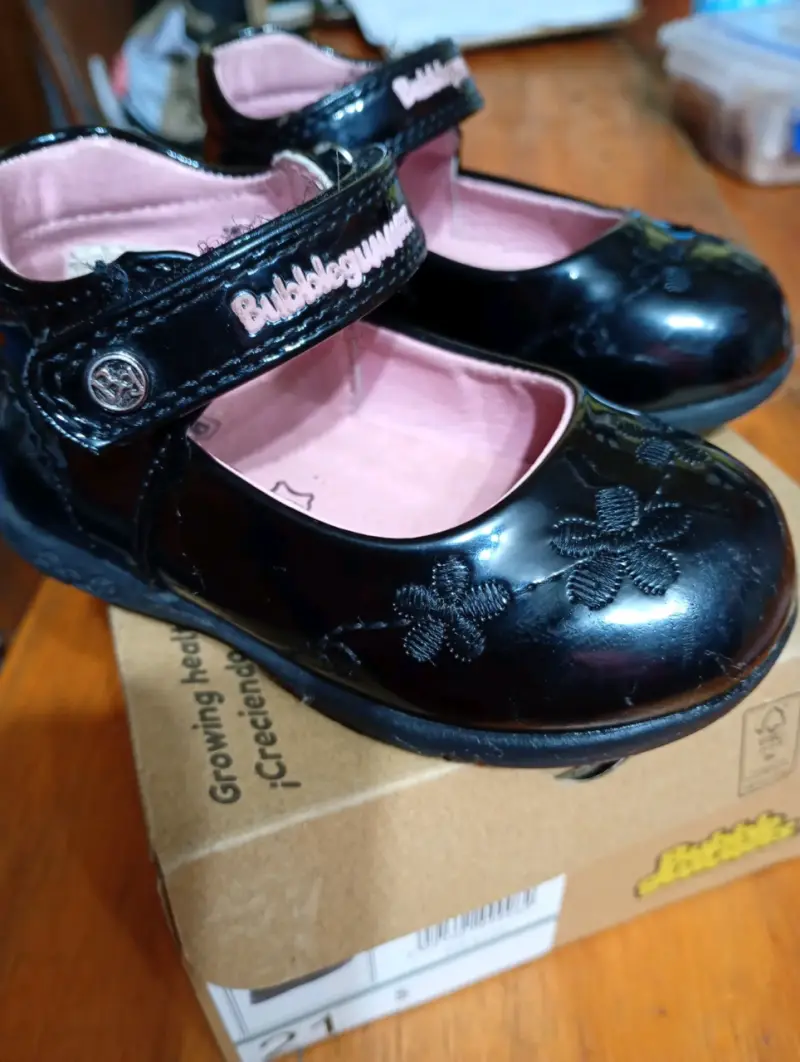 Zapatos Bubblegummers Niña Negros con Flores - 2