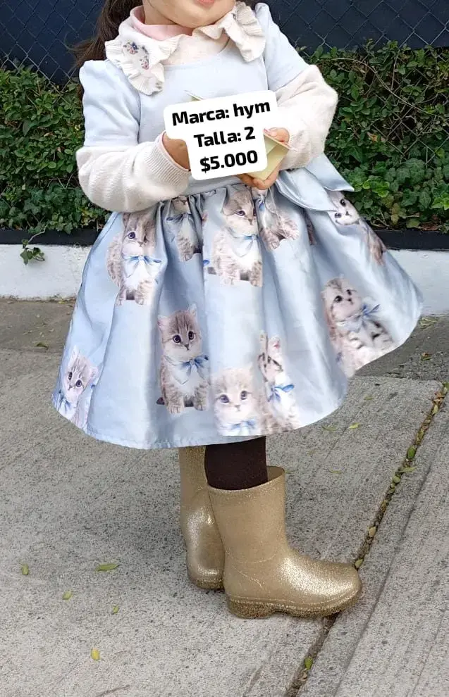 Vestido infantil con estampado de gatitos y lazo - 2