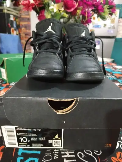 Zapatillas Nike Jordan 6 Retro negras para niños - miniatura 1