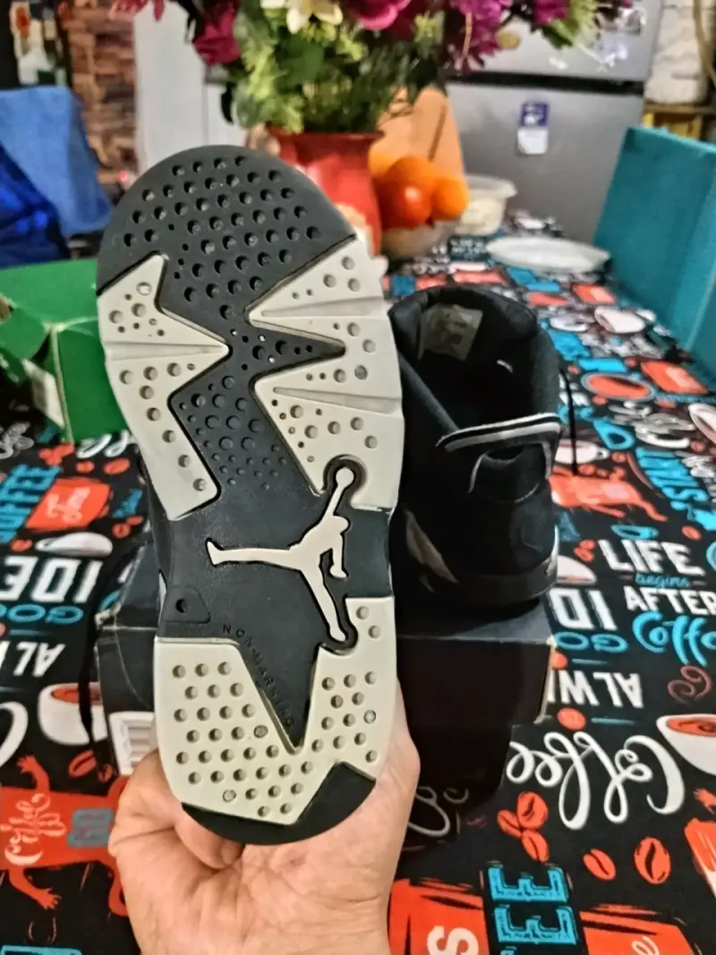 Zapatillas Nike Jordan 6 Retro negras para niños - 3