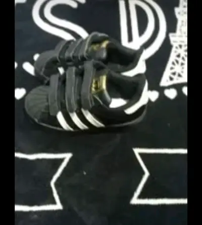Zapatillas deportivas negras para niños Adidas - miniatura 1