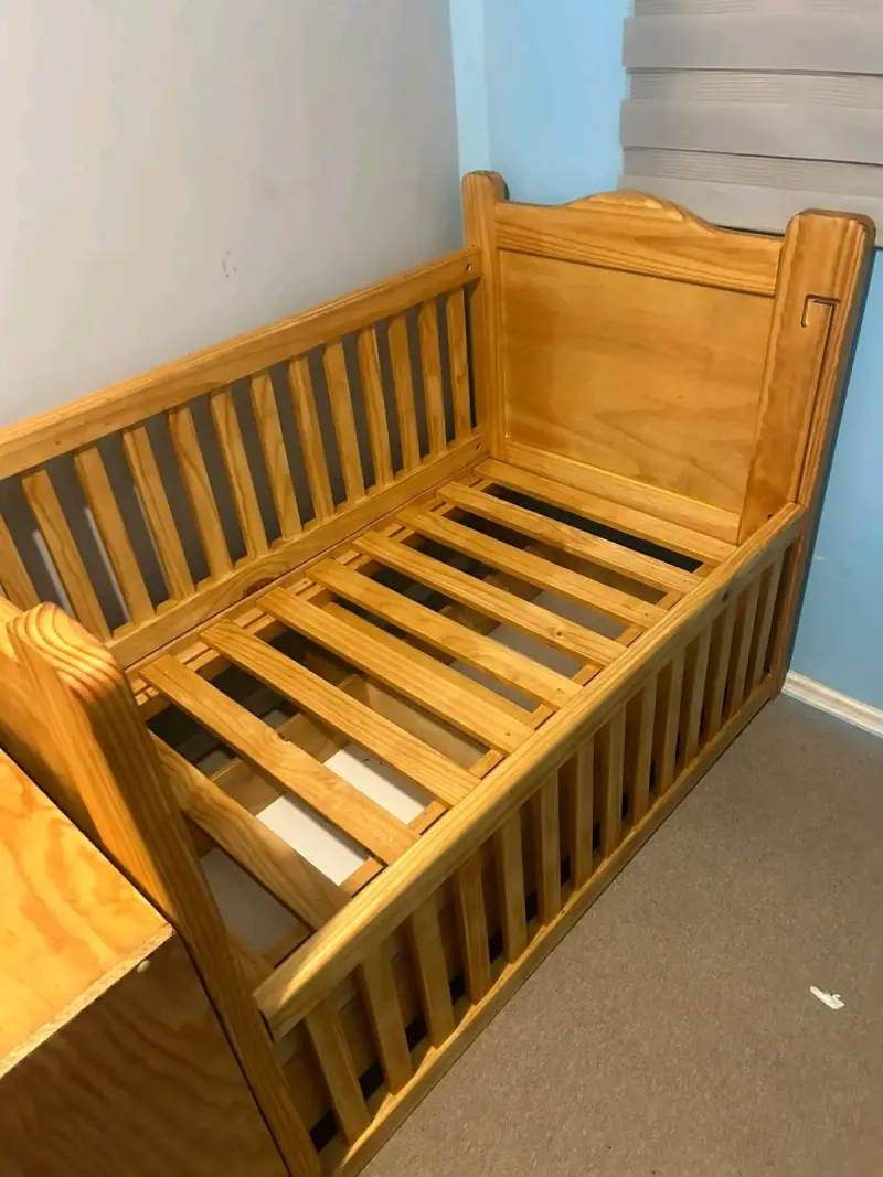 Cuna de madera - 1