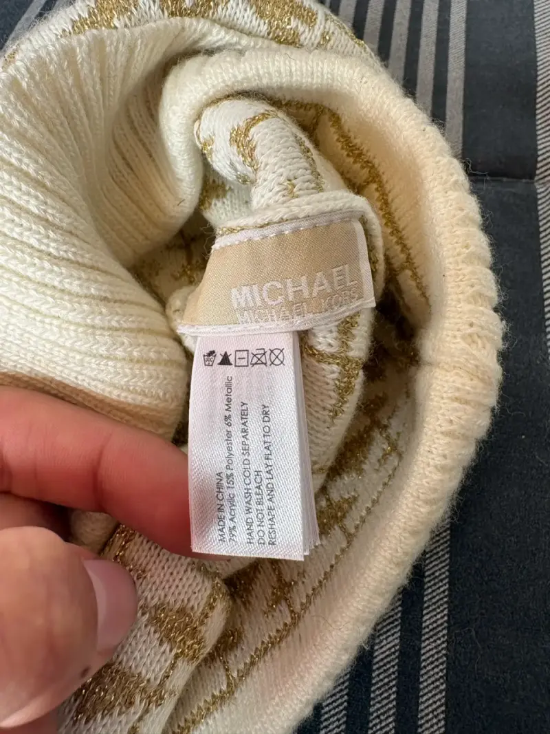Gorro de lana Michael Kors beige y dorado - 3