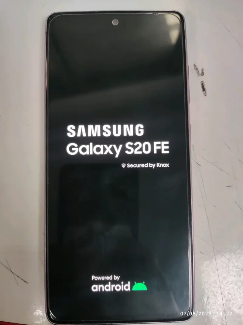 Samsung Galaxy S20 FE en buen estado - 1
