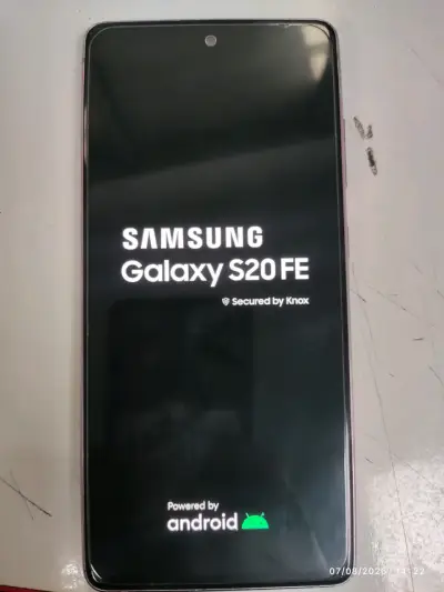 Samsung Galaxy S20 FE en buen estado - miniatura 1