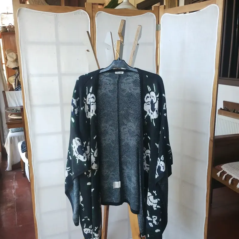 Kimono abierto floral negro Savile Row - 1
