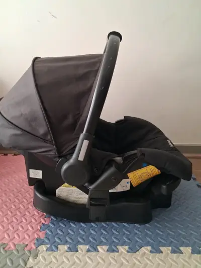 Silla de Auto Bebé Bebesit Negra - miniatura 3