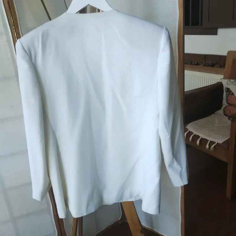 Blazer blanco elegante para mujer Ronia - 3