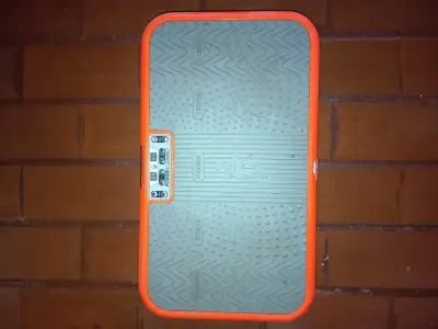 Plataforma vibratoria Powerfit Compact para ejercicio - miniatura 1