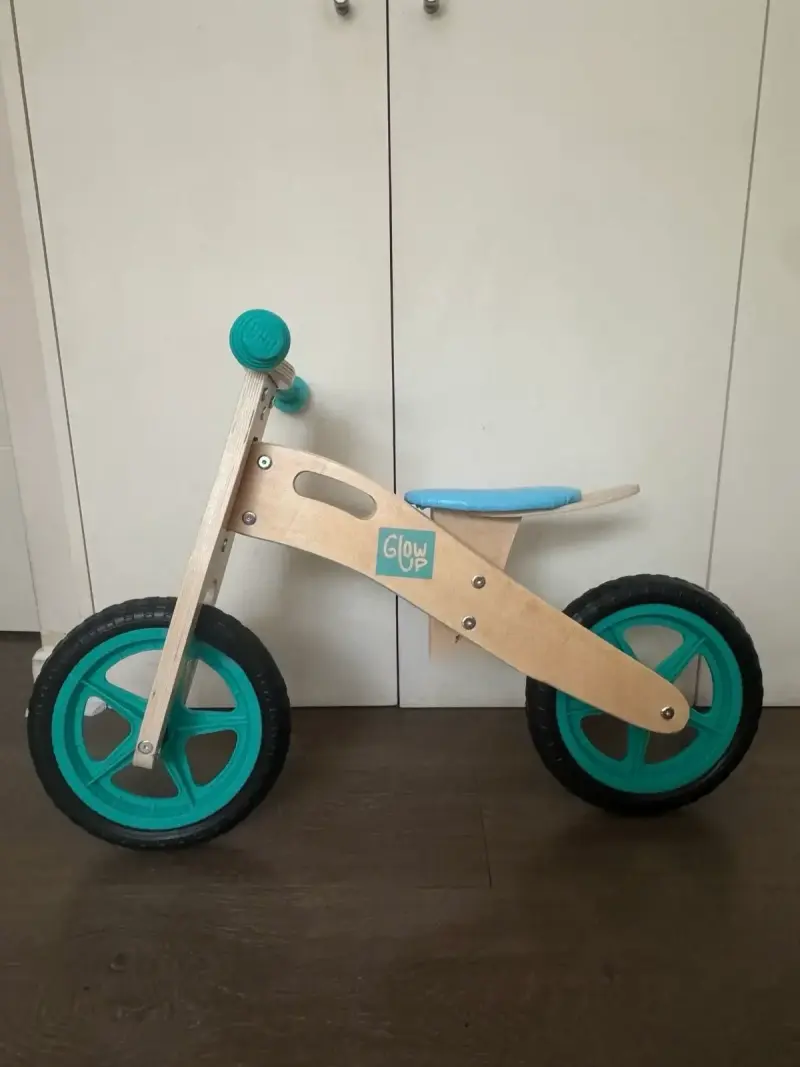 Bicicleta de equilibrio para niños Glow Up
