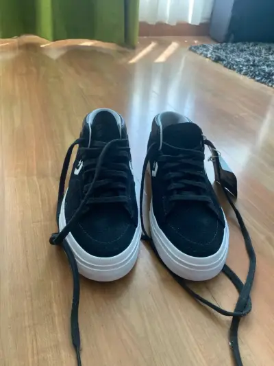 Zapatillas negras de gamuza Converse personalizadas - miniatura 3