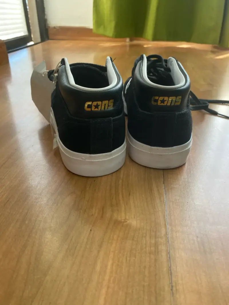 Zapatillas negras de gamuza Converse personalizadas - 4