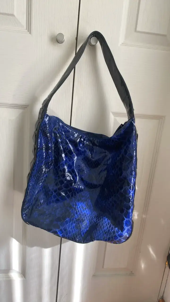Bolso azul brillante Kenneth Cole Reaction - 2