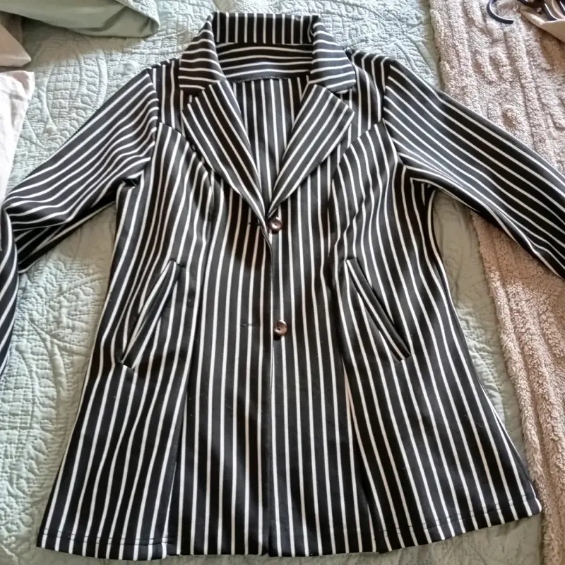 Blazer de rayas blanco y negro para mujer - 1