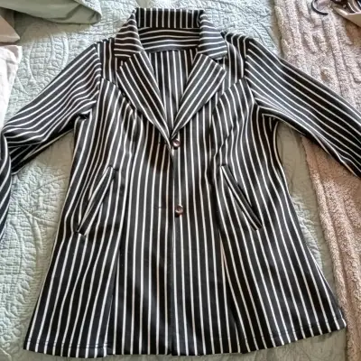 Blazer de rayas blanco y negro para mujer - miniatura 1