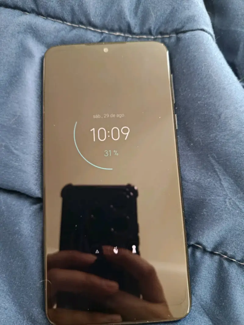 Smartphone Motorola One con cámara triple - 1
